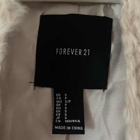 Forever 21 Faux Fur Vest size S - Picture 7 of 7
